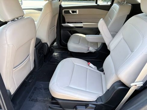 Used 2024 Ford Explorer XLT w/ Equipment Group 202A AWD/4WD image 7