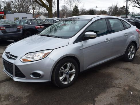 Used 2013 Ford Focus SE image 2