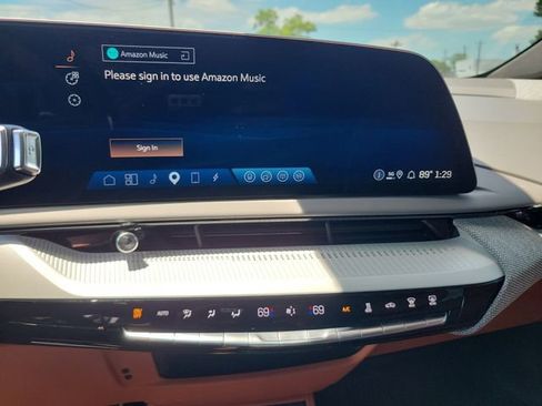 Certified 2025 Cadillac Optiq Luxury 2 AWD/4WD image 12