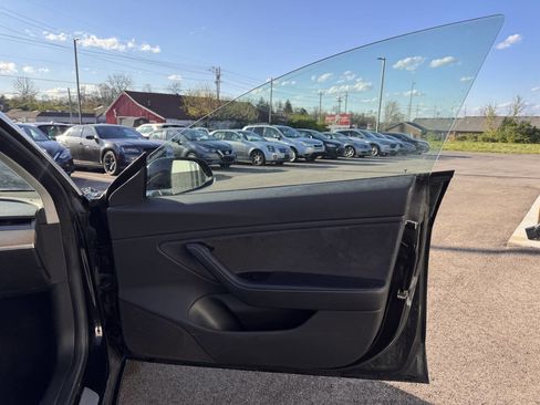 Used 2018 Tesla Model 3 Long Range image 19