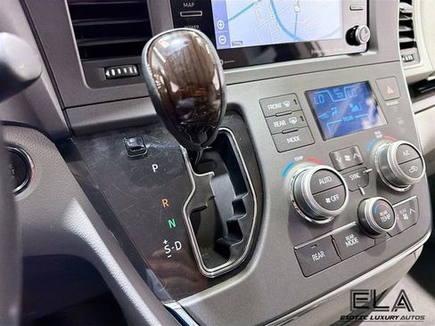 Used 2019 Toyota Sienna XLE w/ XLE Navigation Package AWD/4WD image 18