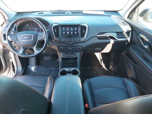 Used 2022 GMC Terrain AT4 image 9