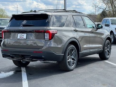 New 2026 Ford Explorer ST-Line w/ ST-Line Street Pack AWD/4WD image 45