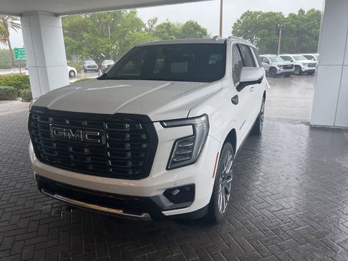 Used 2025 GMC Yukon XL Denali Ultimate image 2