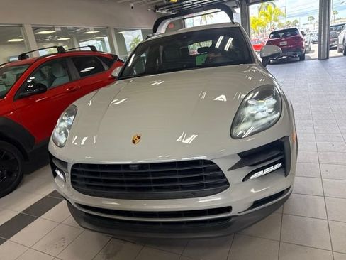 Used 2021 Porsche Macan AWD/4WD image 2