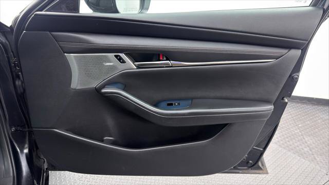 Used 2019 MAZDA MAZDA3 Sedan w/ Preferred Package FWD image 22
