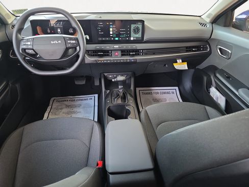 Certified 2025 Kia K4 FWD image 2