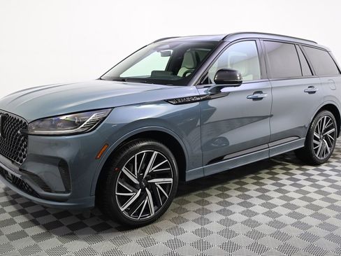 New 2026 Lincoln Aviator Black Label w/ Jet Appearance Package image 2