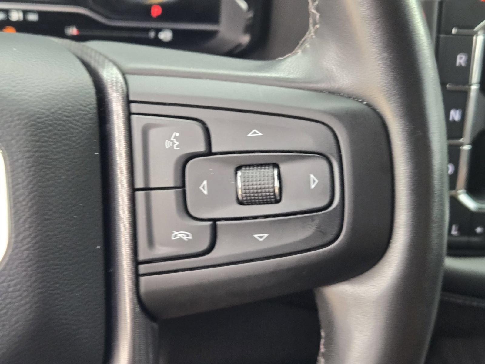 Used 2023 GMC Yukon Denali Ultimate AWD/4WD image 30