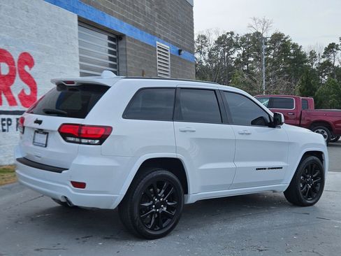 Used 2021 Jeep Grand Cherokee Laredo X image 7