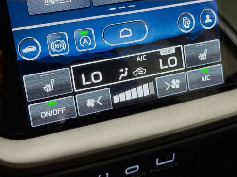 Used 2025 Subaru Outback Premium AWD/4WD image 24