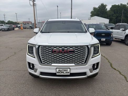 Used 2022 GMC Yukon Denali AWD/4WD image 9