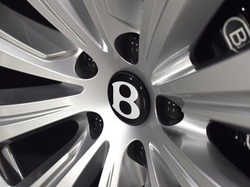 New 2026 Bentley Bentayga AWD/4WD image 19