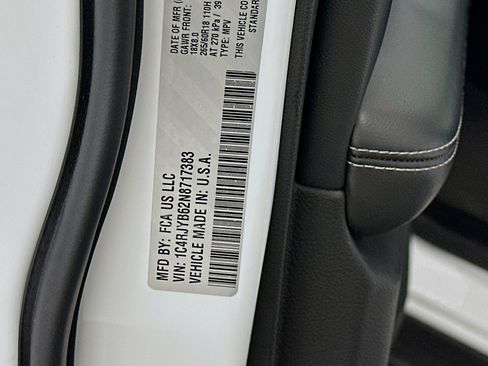 Used 2022 Jeep Grand Cherokee Limited 4xe w/ Luxury Tech Group II AWD/4WD image 12