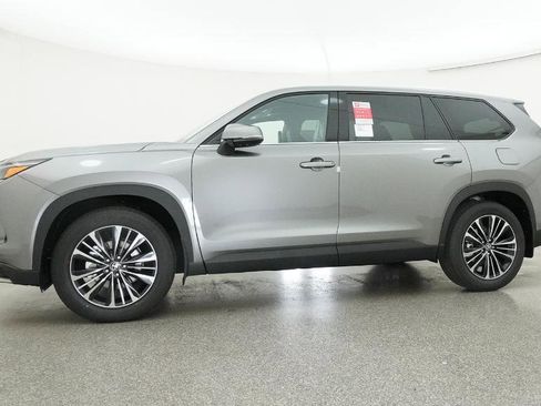 New 2026 Toyota Grand Highlander MAX Platinum image 3