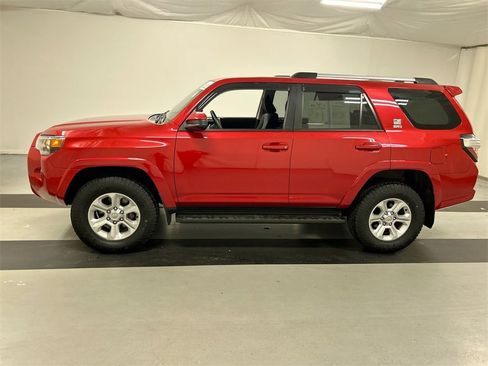 Used 2023 Toyota 4Runner SR5 image 6