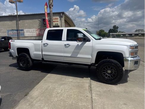 Used 2018 Chevrolet Silverado 2500 LTZ w/ Duramax Plus Package AWD/4WD image 4