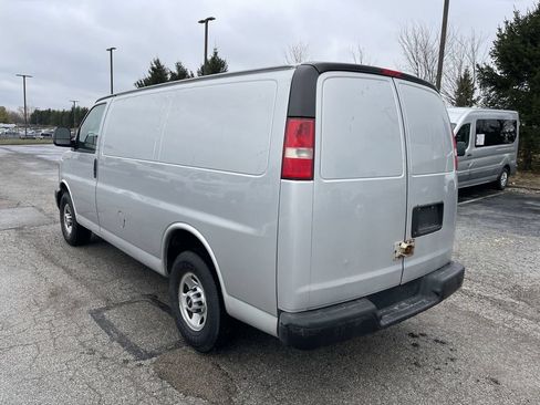 Used 2016 GMC Savana 2500 RWD image 10