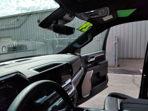 Used 2024 Chevrolet Silverado 1500 High Country w/ Technology Package image 24