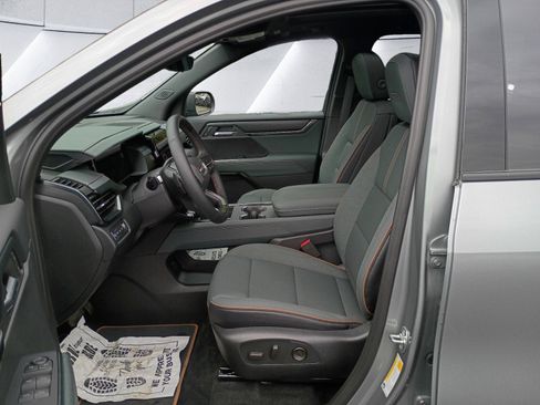 Used 2026 GMC Acadia AT4 AWD/4WD image 10