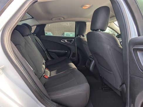 Used 2015 Chrysler 200 Limited FWD image 15