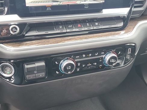 Used 2024 GMC Sierra 2500 SLE w/ SLE Convenience Package image 19