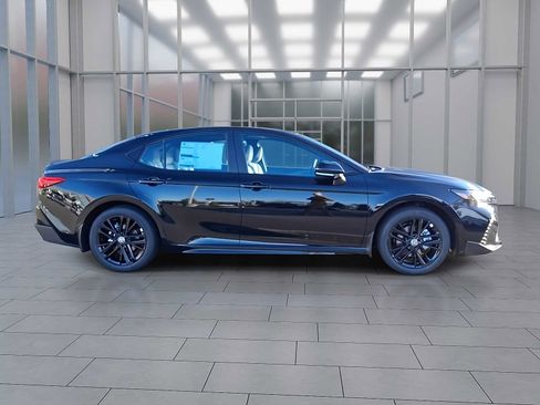 New 2026 Toyota Camry SE image 7