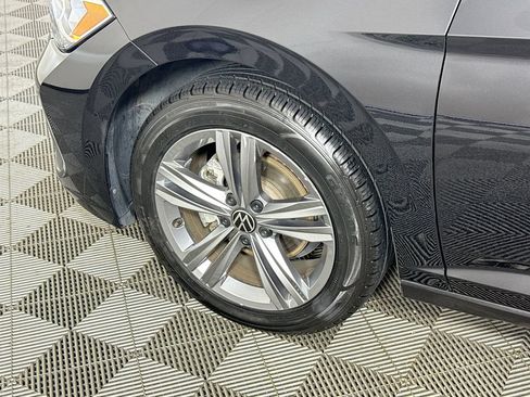 Used 2024 Volkswagen Jetta SE FWD image 6