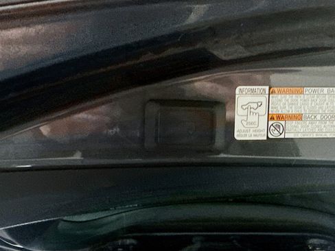 Used 2017 Toyota RAV4 XLE image 29