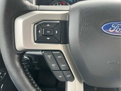 Used 2019 Ford F150 Lariat image 32
