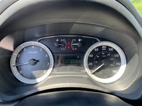Used 2015 Nissan Sentra SV FWD image 22