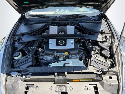Used 2011 Nissan 370Z Touring w/ Sport Pkg RWD image 28
