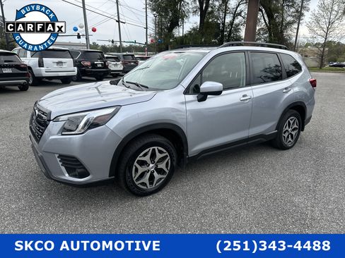 Used 2022 Subaru Forester Premium image 1