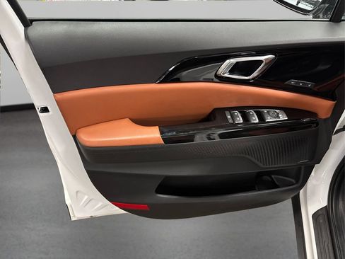 Used 2024 Kia Carnival SX Prestige image 26