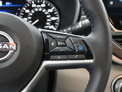 Used 2025 Nissan Altima 2.5 SL image 23