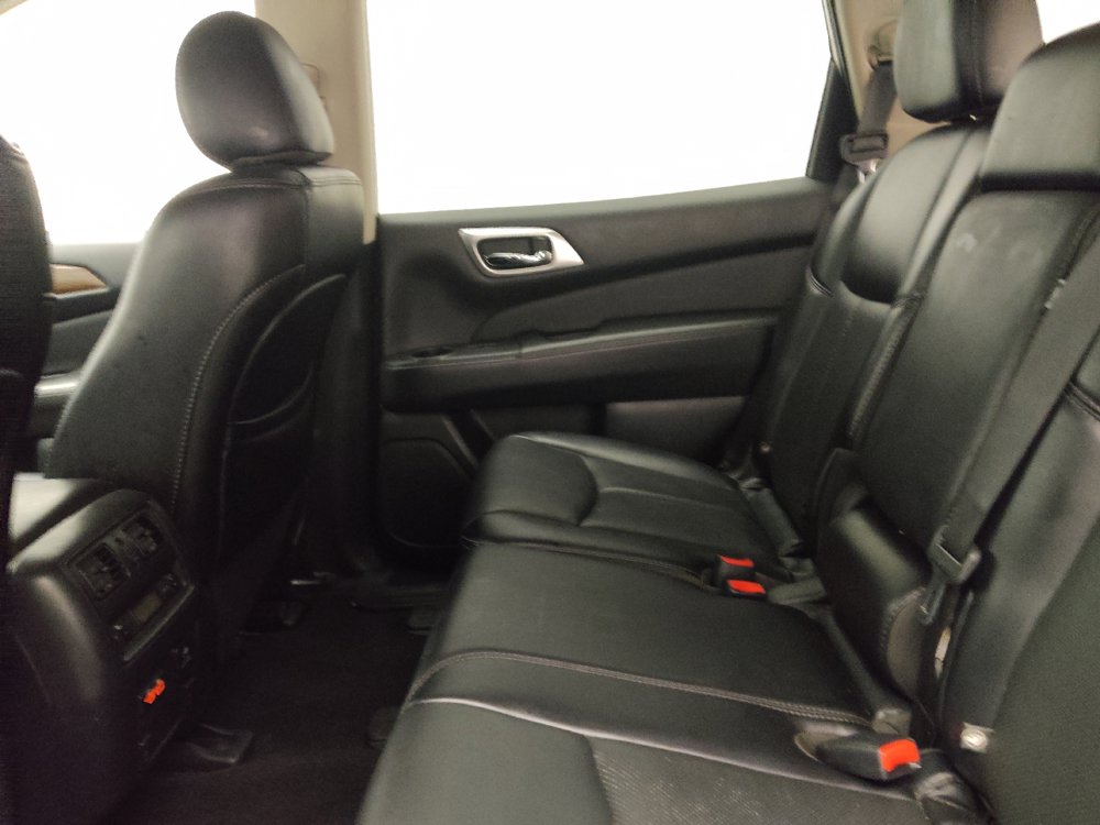 Used 2020 Nissan Pathfinder Platinum w/ Cargo Package FWD image 18