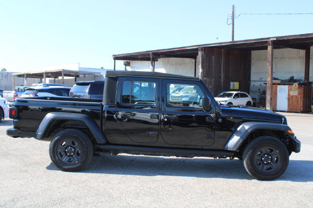 Used 2024 Jeep Gladiator Sport AWD/4WD image 3