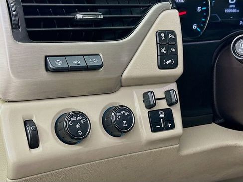 Used 2019 GMC Yukon Denali w/ Denali Ultimate Package image 11