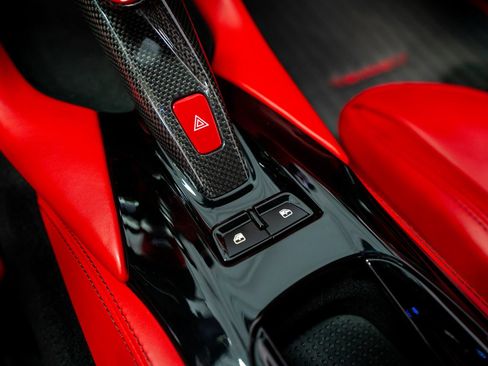 Used 2020 Ferrari 812 Superfast RWD image 91
