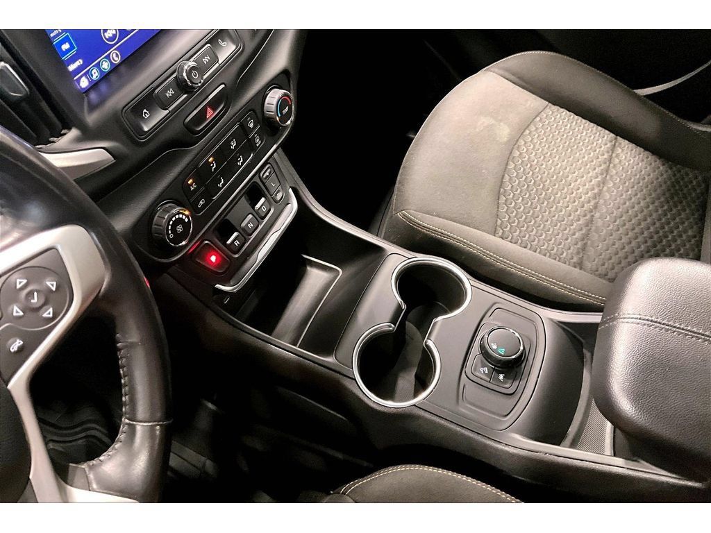 Used 2020 GMC Terrain SLE FWD image 27
