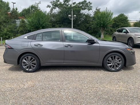 New 2026 Nissan Sentra SL w/ Floor Mat Package FWD image 2