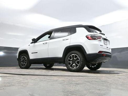 Used 2025 Jeep Compass Trailhawk AWD/4WD image 50