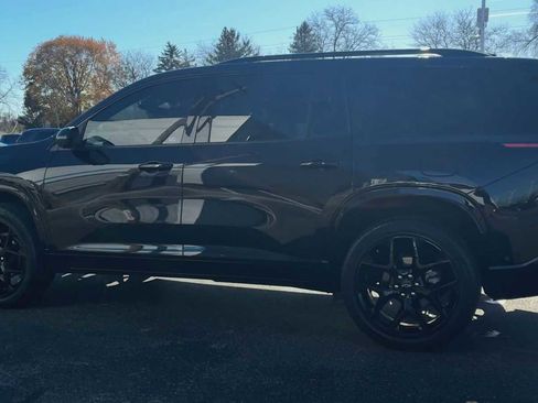 Used 2024 Chevrolet Traverse RS image 7