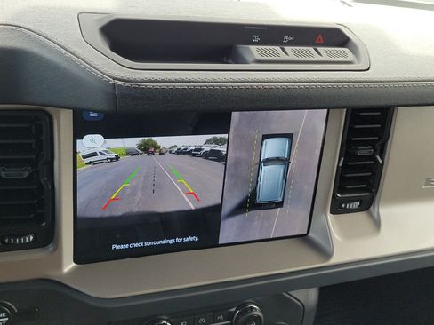 Used 2025 Ford Bronco Outer Banks AWD/4WD image 23