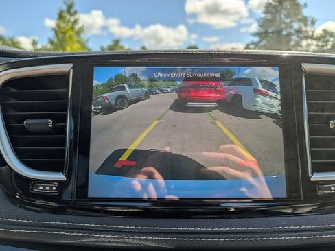 Used 2024 Chrysler Pacifica Limited FWD image 28