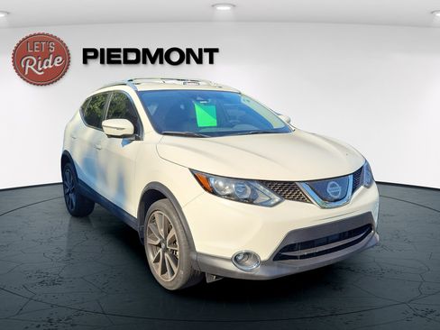 Used 2019 Nissan Rogue Sport SL FWD image 3