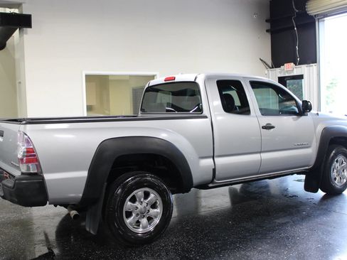 Used 2010 Toyota Tacoma PreRunner RWD image 3