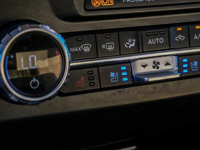 Used 2022 Ford F250 Lariat w/ Tremor Off-Road Package AWD/4WD image 38