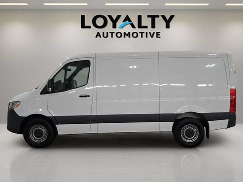 Used 2024 Mercedes-Benz Sprinter 2500 image 2