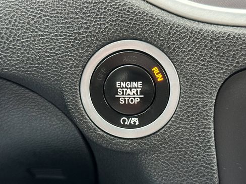 Used 2022 Dodge Charger SXT w/ Blacktop Package image 21